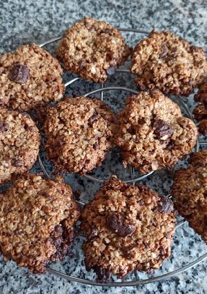 Una foto de Cookies de avena y chocolate