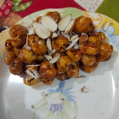 A picture of Crunchy caramel makhana candies🥰😘😋.