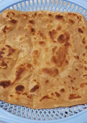 A picture of Khasta chakor paratha.