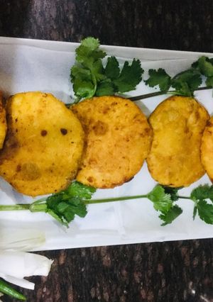 A picture of Onions-Potatoes  Kachoris.