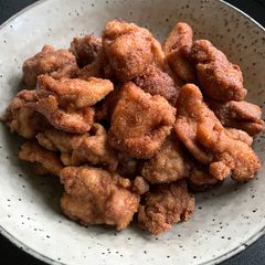 A picture of Fried Chicken made with ‘Kara-age-Ko’ (Seasoned Flour).