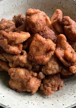 A picture of Fried Chicken made with ‘Kara-age-Ko’ (Seasoned Flour).
