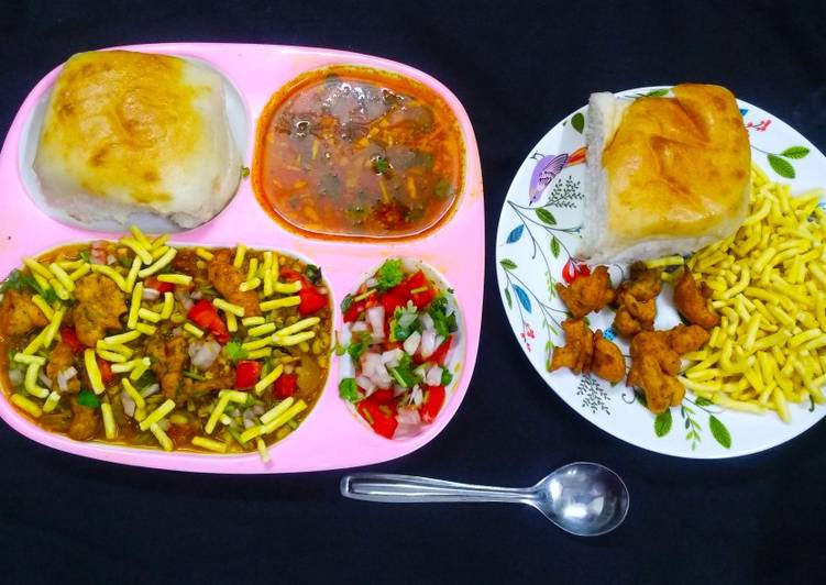 Steps to Make Speedy Misal Pav