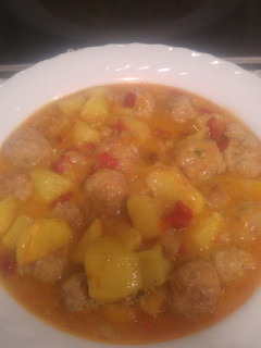 Una foto de Albóndigas guisadas con patatas