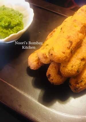 Suji ke pakode | Semolina sticks रेसिपी मुख्य फोटो
