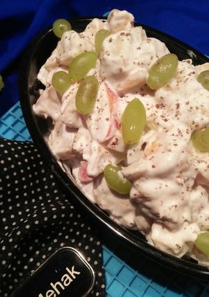 A picture of Yougurt Cream Fruit Salad.