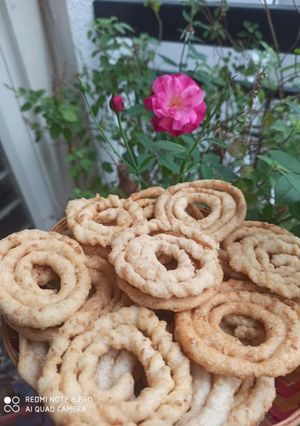 तांदळाची  चकली (tandul chakali recipe in marathi) रेसिपी चे मुख्य फोटो 