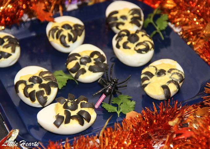 Simple Way to Make Super Quick Homemade Halloween Spooky Spider Deviled Eggs