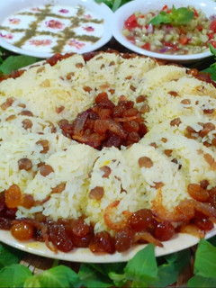 عکسی از دستور عدس پلو کشمش قالبی 👌🏻😋