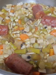 Una foto de Verdinas con verduras y chorizo