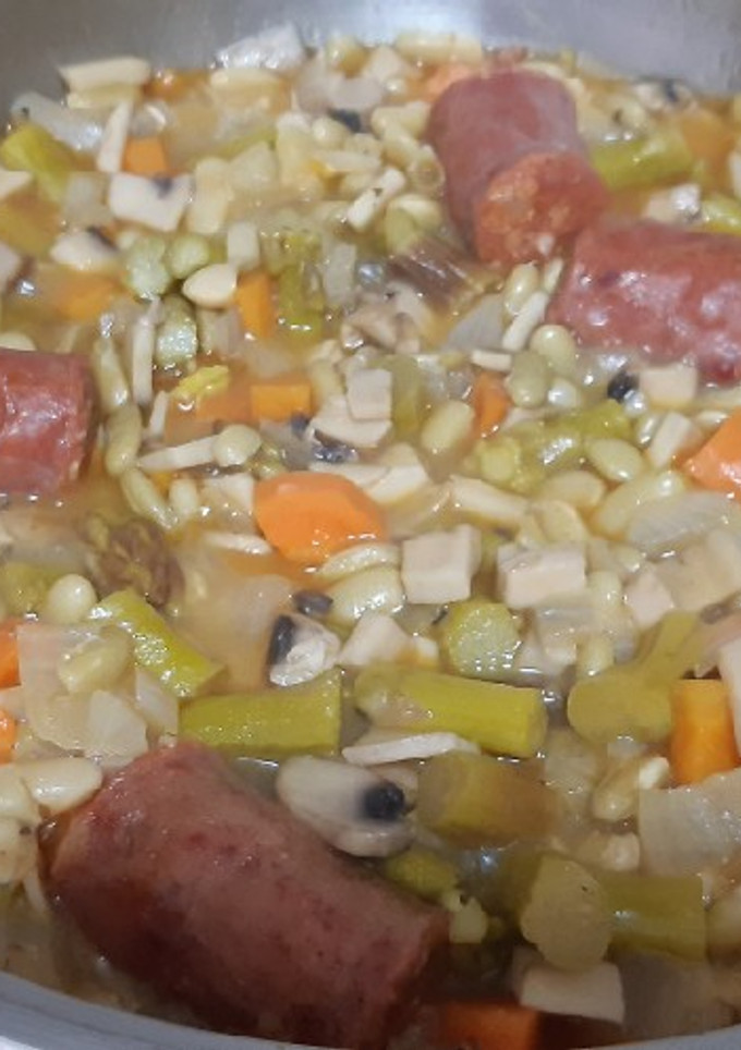 Una foto de Verdinas con verduras y chorizo
