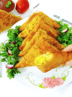 عکسی از دستور سمبوسه مرغ و سیب زمینی