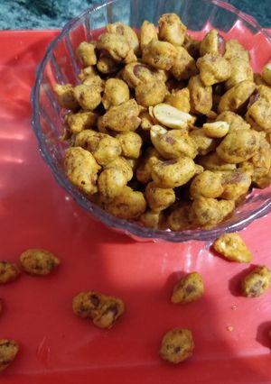 A picture of Tasty crunchy peanuts.
