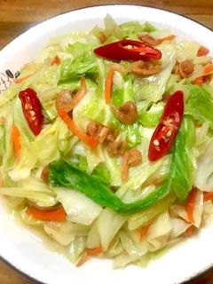 蒜味開陽炒高麗菜 的食譜成品照片