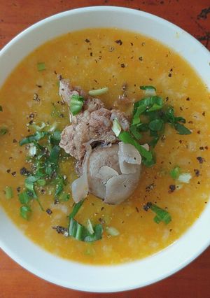 Hình của món Cháo giò heo hầm rau củ.