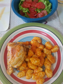 Una foto de Ñoquis casero con pollo