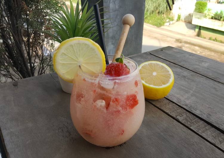 Resep Summer Berry yakul lemonade. Minuman korea kekinian oleh Andri