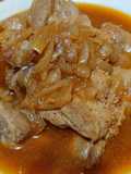 Adobo de cerdo con yucas y camote sancochados