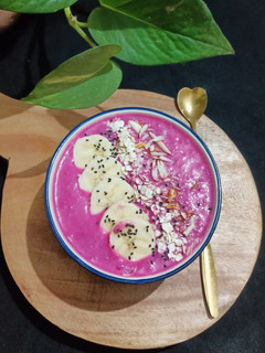 A picture of Beetroot Banana Smoothie Bowl.