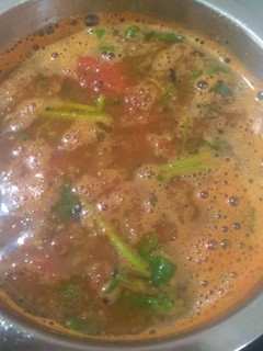 தக்காளி பூண்டு ரசம் செய்முறை முக்கிய புகைப்படம்