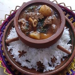 Aloo gosht A picture of Aloo gosht.