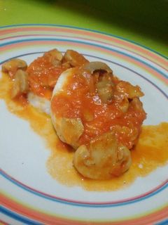Una foto de Medallones de merluza con tomate con Thermomix