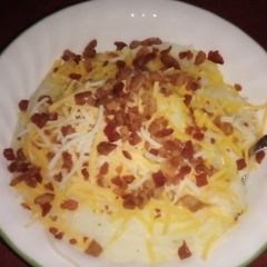 A picture of Cheesy bacon mashed potatoes.