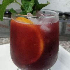 A picture of Blackberry lemonade.