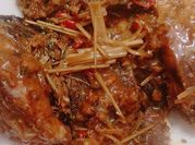 A picture of cá kho riềng