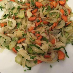 Ensalada tibia de zanahoria, hinojo y cebolla