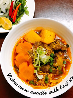 Hình của món Mỳ bò sốt vang.