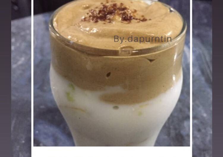 Resep Dalgona Coffee With Avocado yang Bikin Ngiler