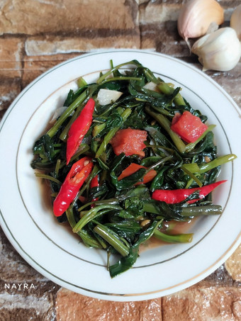 Cara Gampang Menyiapkan Tumis Kangkung Simple, Bikin Ngiler