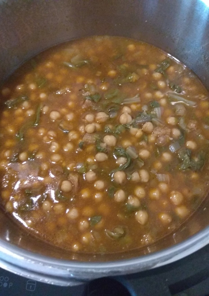 Una foto de Garbanzos con acelgas