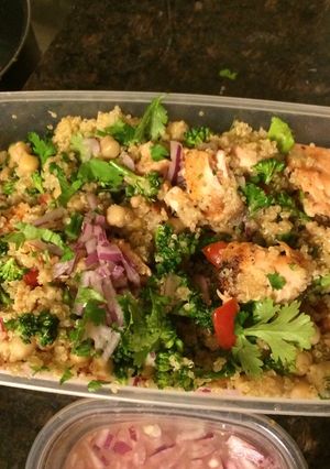 A picture of Salmon Quinoa Salad.