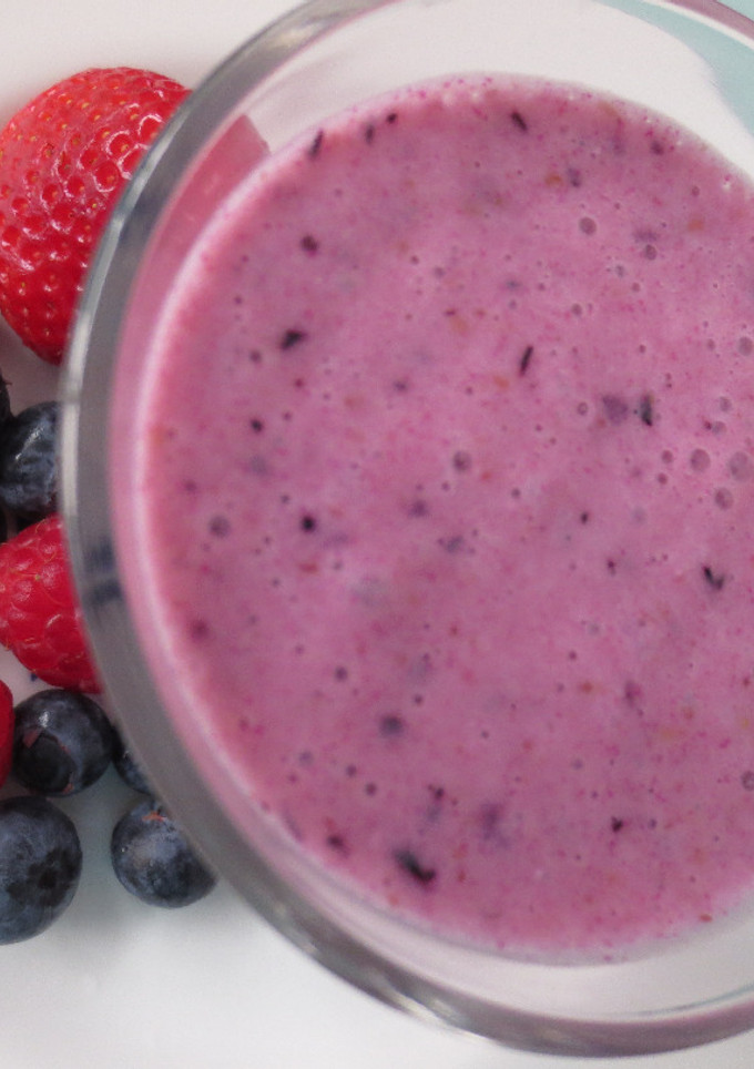 Una foto de Batido de arándanos, fresas y frambuesas enriquecido con Agua de Mar