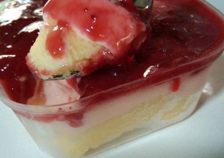 Ogura strawberry dessert box