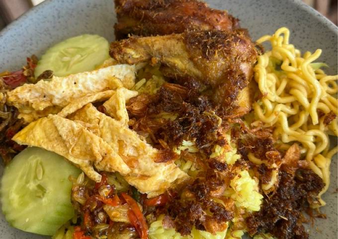 Resep Nasi Kuning Kukus: Aroma Menggoda, Rasa Istimewa, Mudah Dibuat!