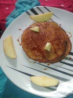 સફરજન પેનકેક (Apple pancake recipe in Gujarati) રેસીપી મુખ્ય ફોટો