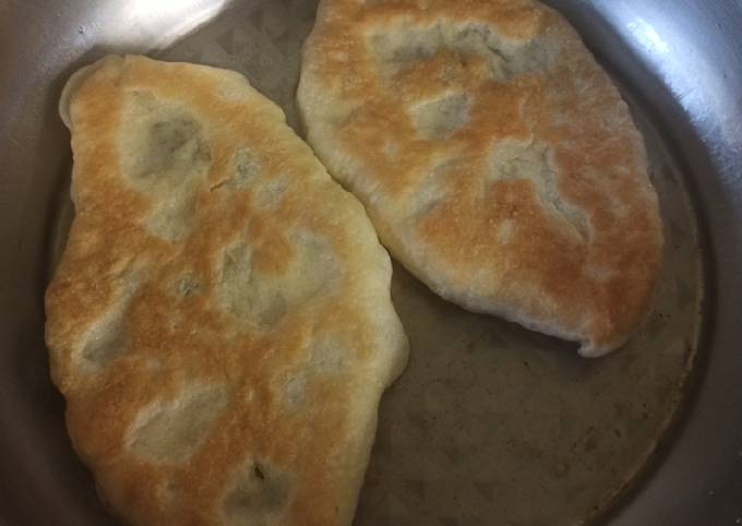 Рецепт: Пирожки жареные из дрожжевого теста - постные с картошкой, луком и грибами