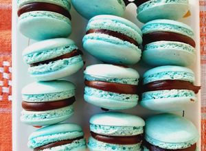Una foto de Macarons con merengue italiano