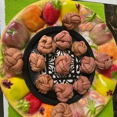 A picture of Beetroot cinnenamon rolls.