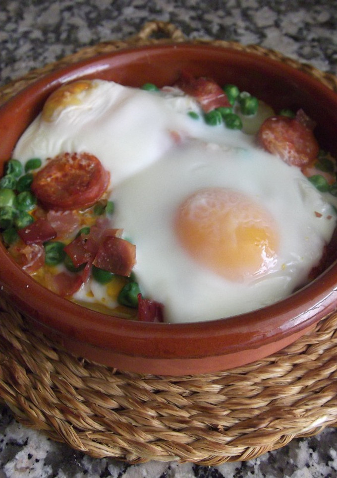 Una foto de Huevos al plato