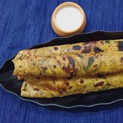A picture of Carrot fenugreek paratha.
