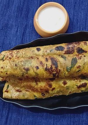 A picture of Carrot fenugreek paratha.