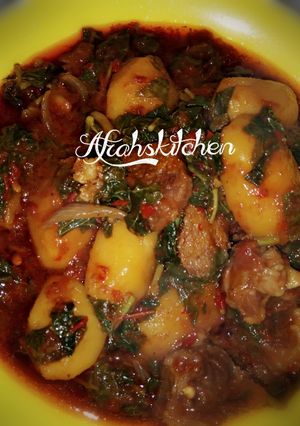 A picture of Potatoes in stew.