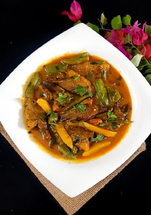 ঝিঙে আলু দিয়ে মেনি মাছ রেসিপির প্রধান ছবি
