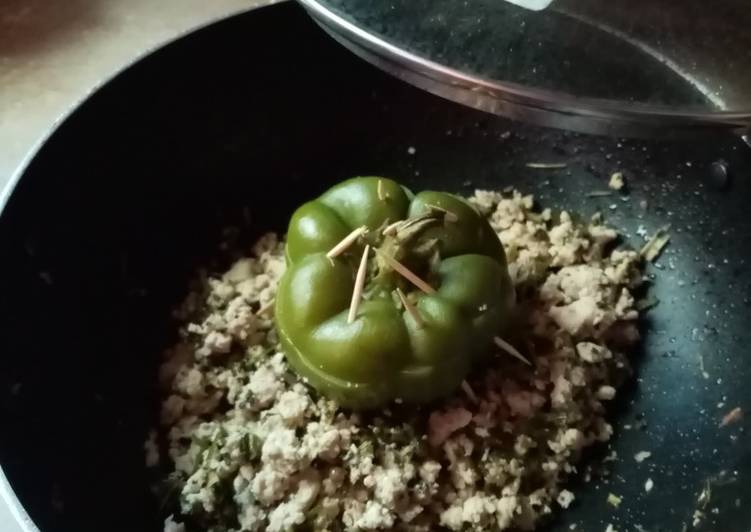 Qeema bhari shimla mirch (Mince stuffed Capsicum)