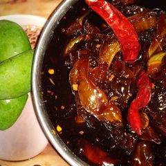 A picture of Sweet mango pickle.