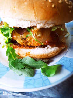 Φωτογραφία της συνταγής Chicken burger 🍔 Μπέργκερ με μπιφτέκι κοτόπουλο -bbq sauce